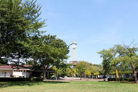 とんがり屋根の時計台が見守る つくば市「二の宮公園」  子どもを育む 